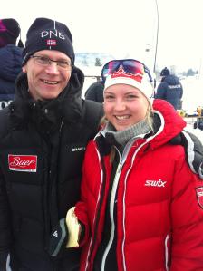 En fornøyd kretsmester med en stolt smører og pappa